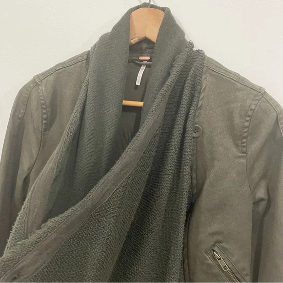 Free People Olive Green Drape Knit Coated Denim Moto Boho Fall Jacket Size 2 - Picture 5 of 9